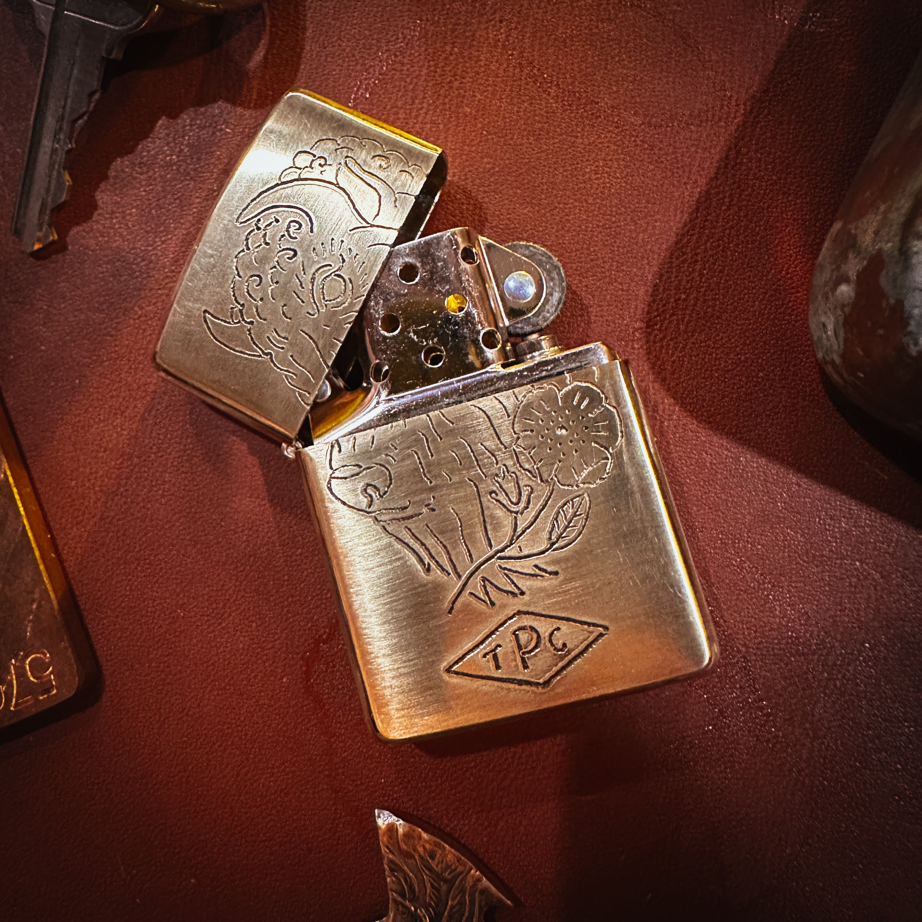 BROOKHAYL x POPULESS - Limited Hand-Engraved Zippo® - 016 - Armor Brushed Brass