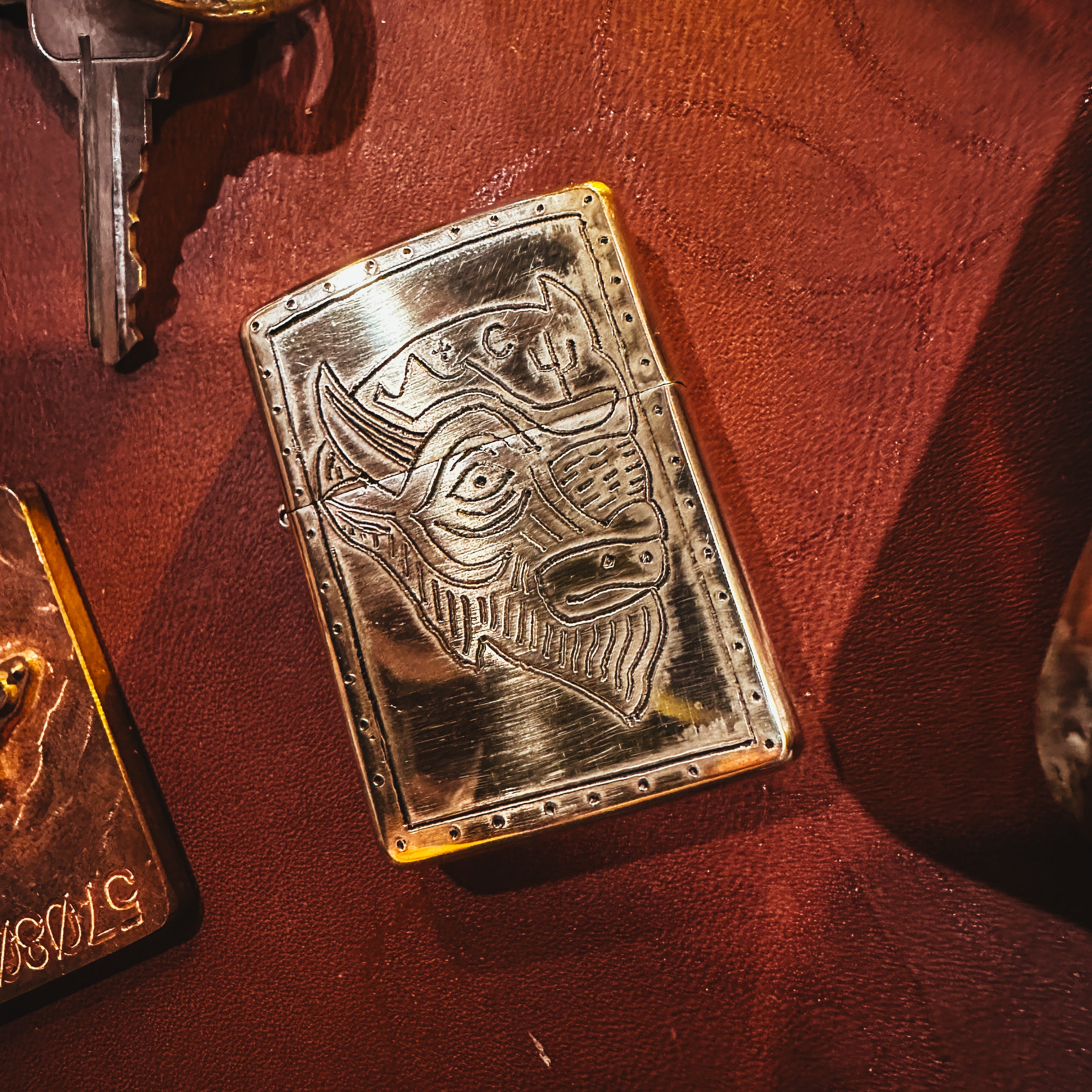 BROOKHAYL x POPULESS - Limited Hand-Engraved Zippo® - 007 - Armor Brushed Brass
