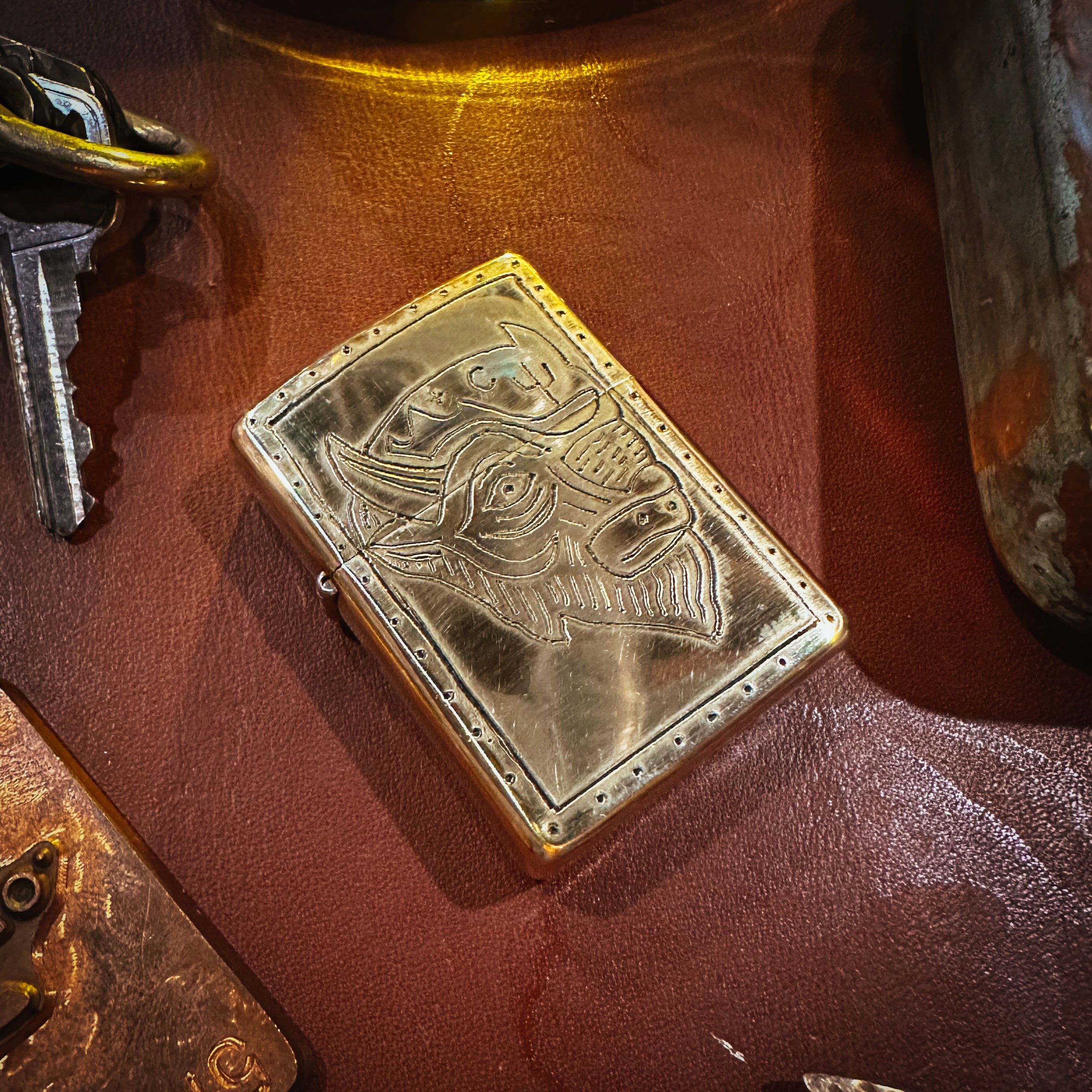 BROOKHAYL x POPULESS - Limited Hand-Engraved Zippo® - 007 - Armor Brushed Brass