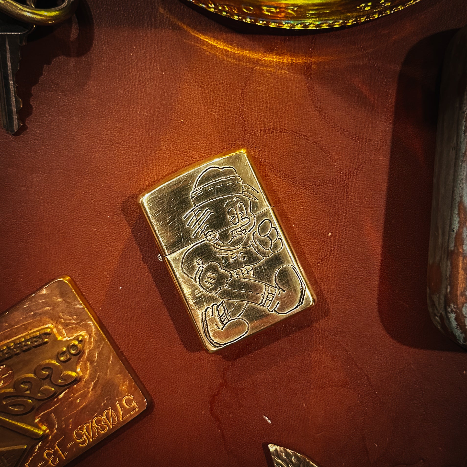BROOKHAYL x POPULESS - Limited Hand-Engraved Zippo® - 002 - Armor Brushed Brass
