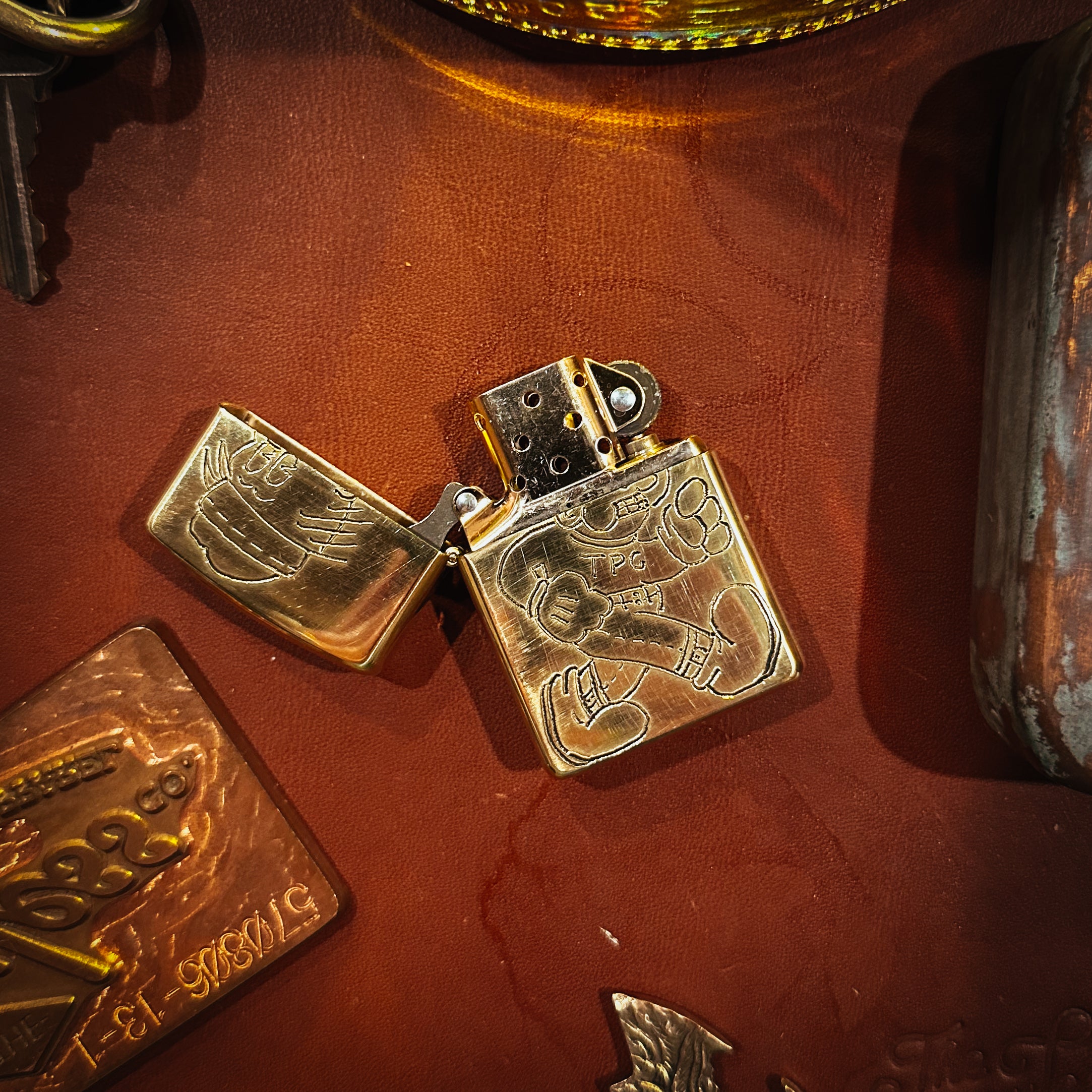 BROOKHAYL x POPULESS - Limited Hand-Engraved Zippo® - 002 - Armor Brushed Brass