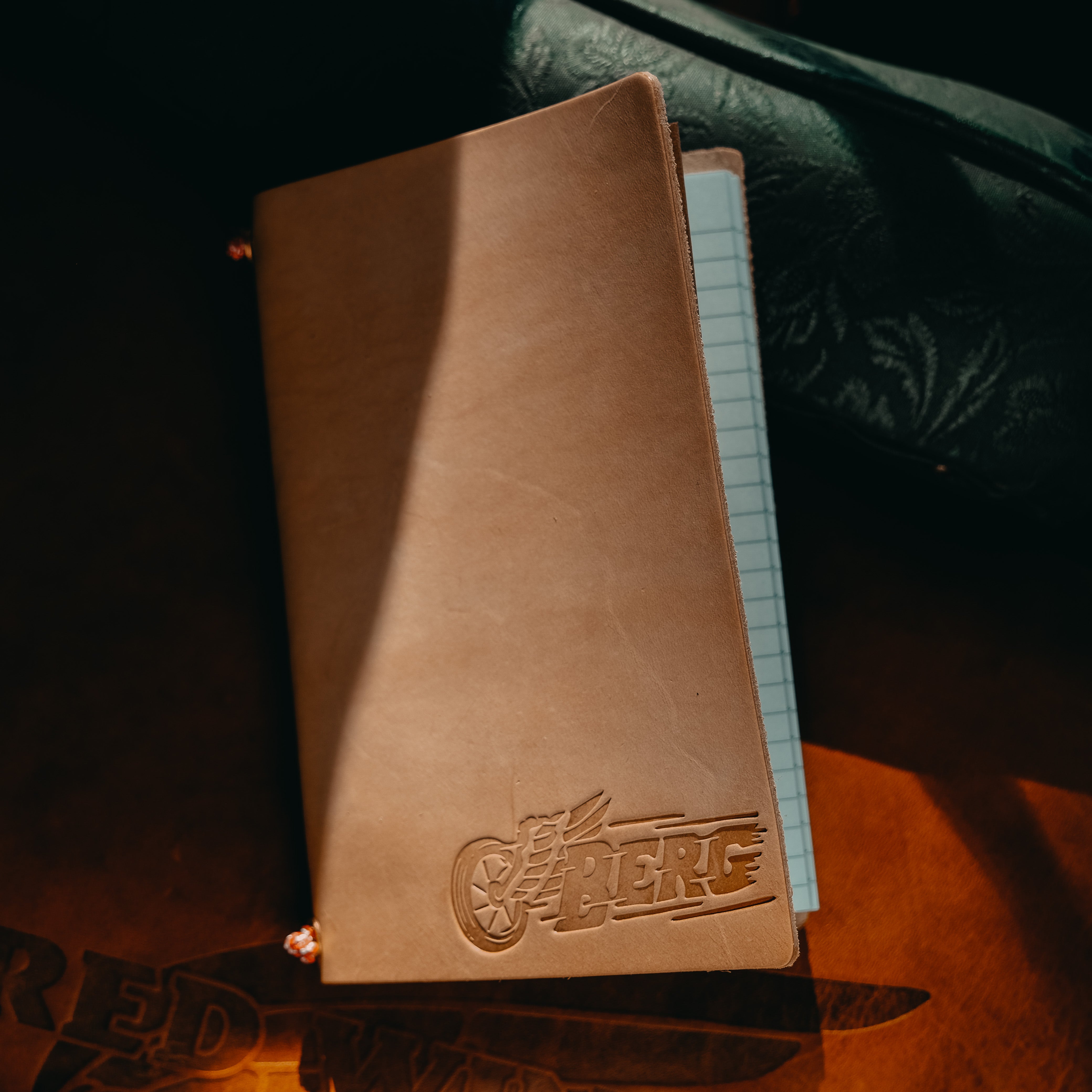 The JCKT - Medium - Berg - Natural