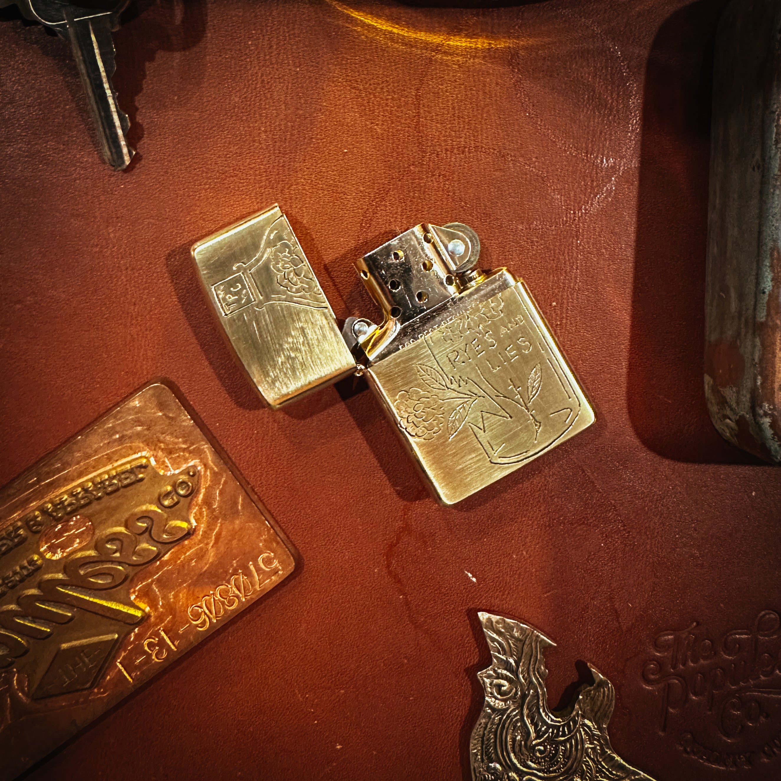 BROOKHAYL x POPULESS - Limited Hand-Engraved Zippo® - 012 - Armor Brushed Brass